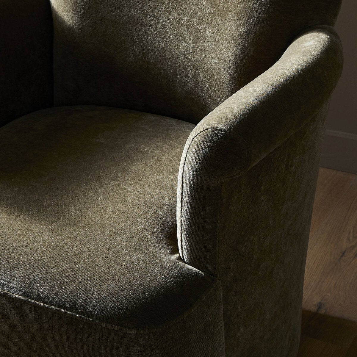 Ellia Swivel Chair | Design for the PPL